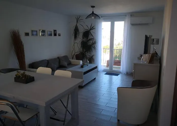Jolie Petite Maison De Charme Dans Quartier Boise