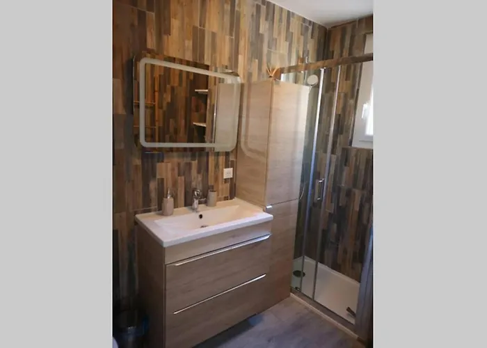 Jolie Petite Maison De Charme Dans Quartier Boise